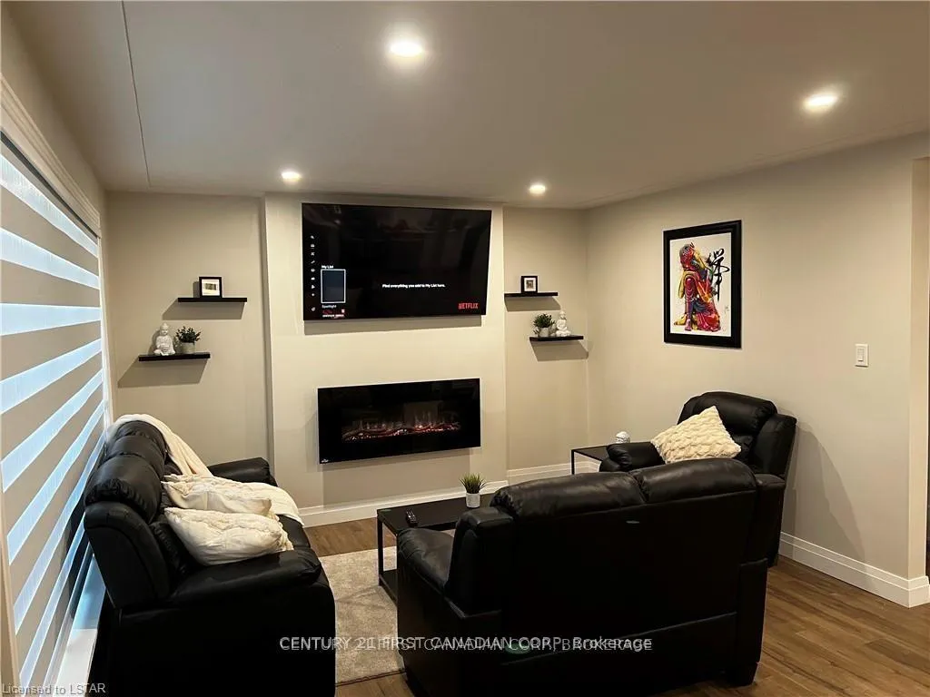 Photo 4 of 1794 Trafalgar Street, London, East H — HOMEH
