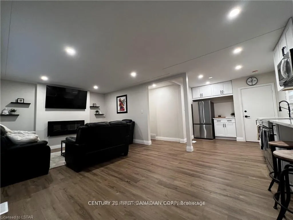 Photo 5 of 1794 Trafalgar Street, London, East H — HOMEH