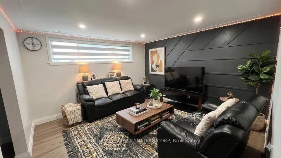 Photo 17 of 1794 Trafalgar Street, London, East H — HOMEH