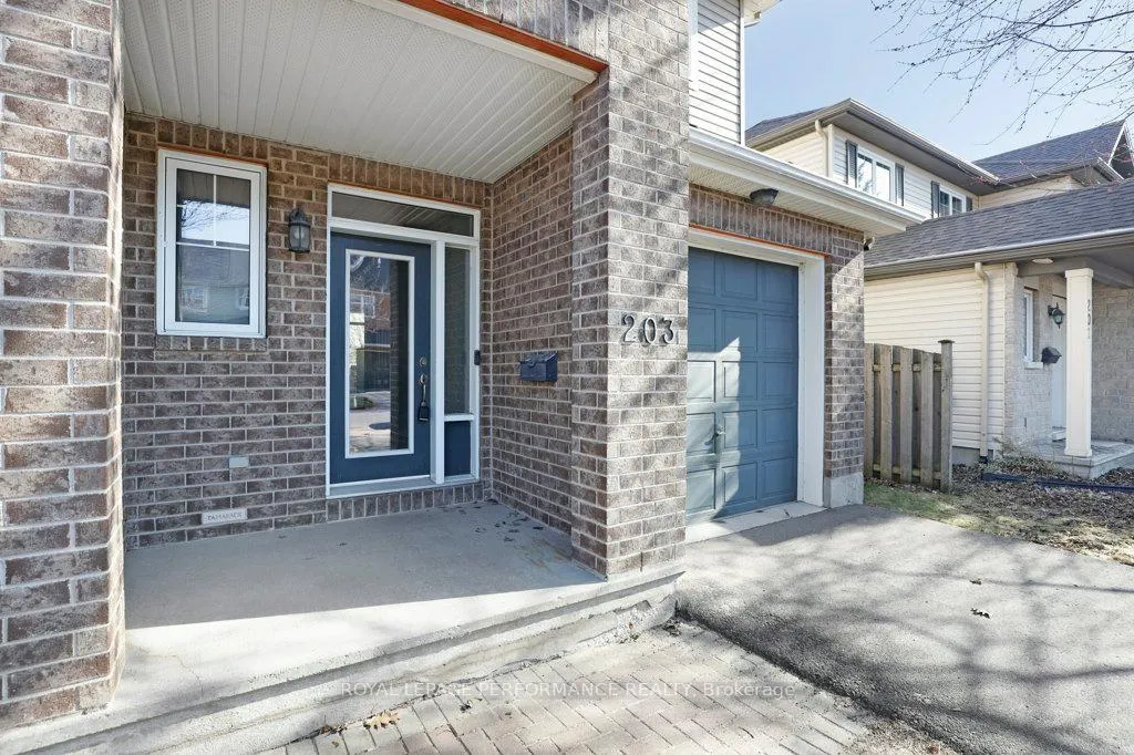 Photo 2 of 203 Bradwell Way, Ottawa, Blossom Park/Kemp Park/Findlay Creek — HOMEH