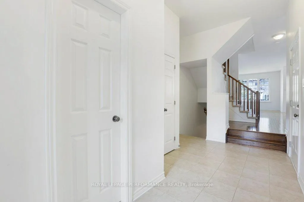Photo 4 of 203 Bradwell Way, Ottawa, Blossom Park/Kemp Park/Findlay Creek — HOMEH