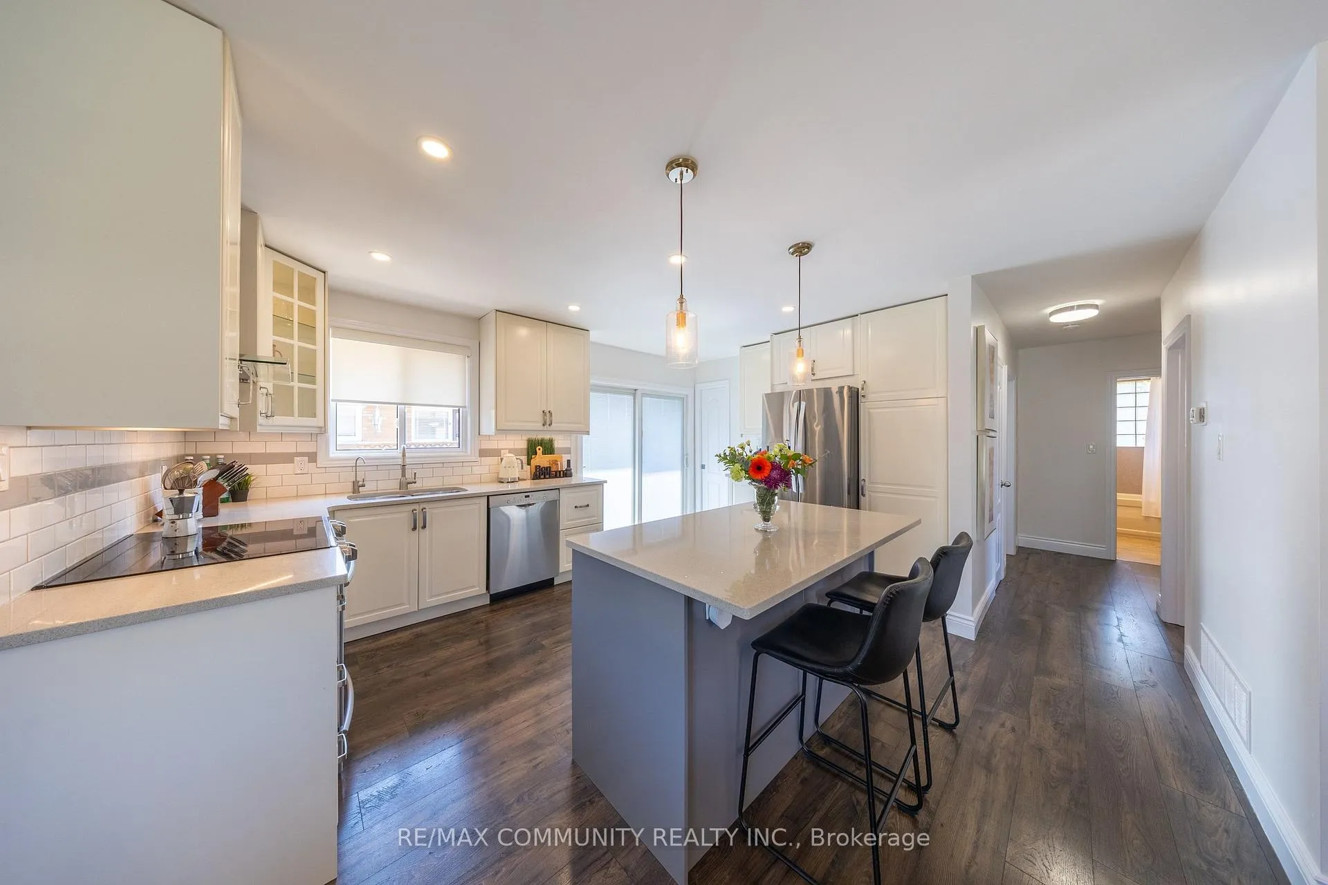 Photo 9 of 912 Walton Boulevard, Whitby, Williamsburg — HOMEH