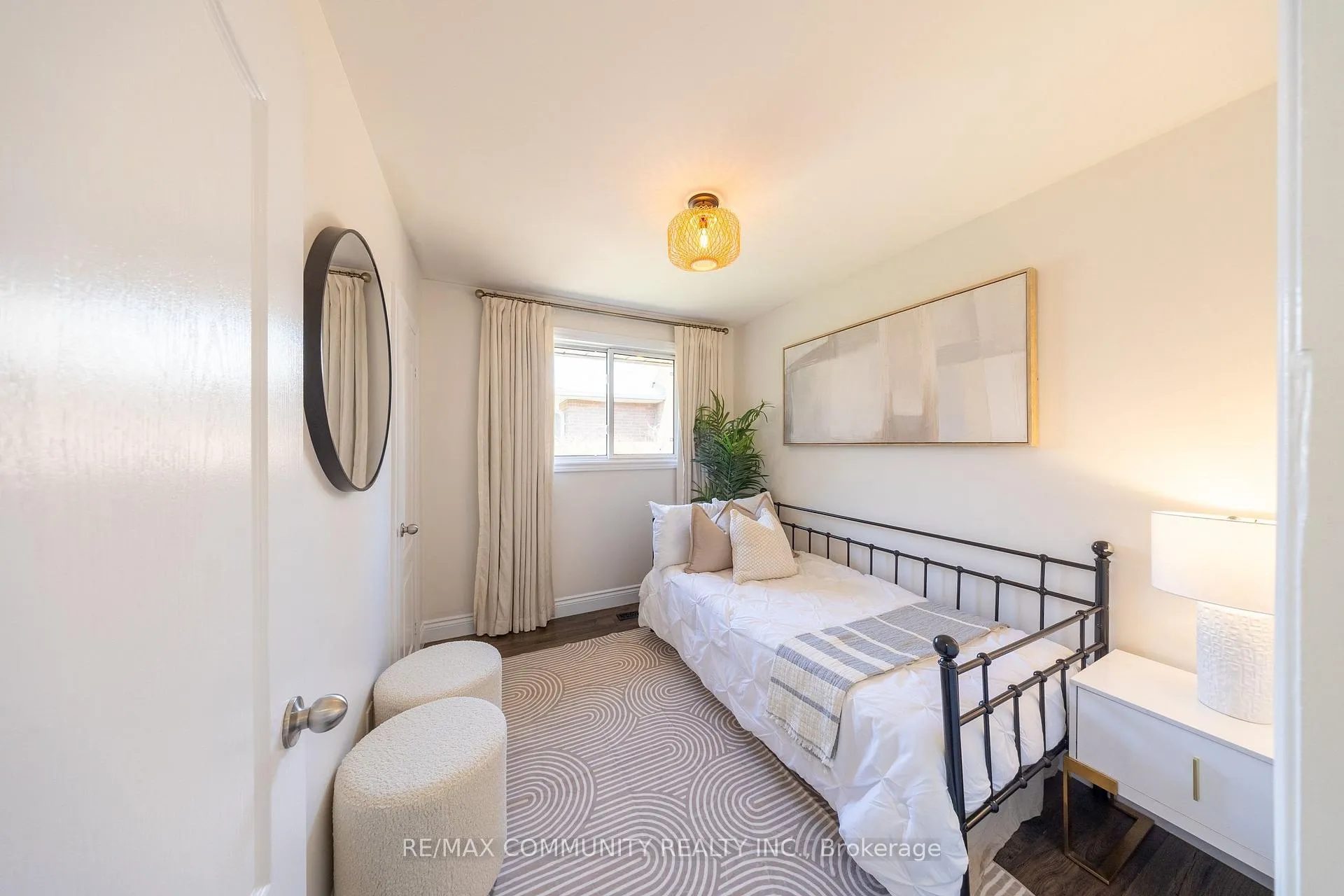 Photo 12 of 912 Walton Boulevard, Whitby, Williamsburg — HOMEH