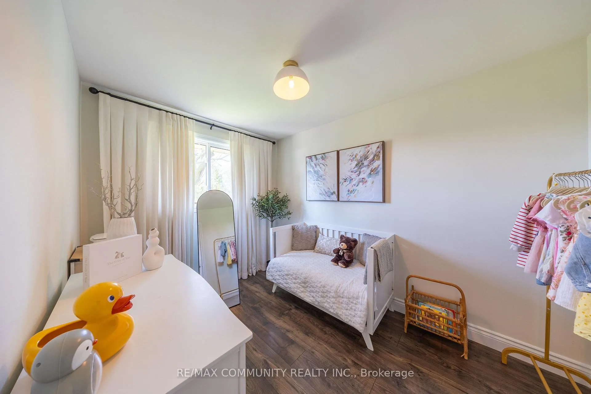 Photo 13 of 912 Walton Boulevard, Whitby, Williamsburg — HOMEH