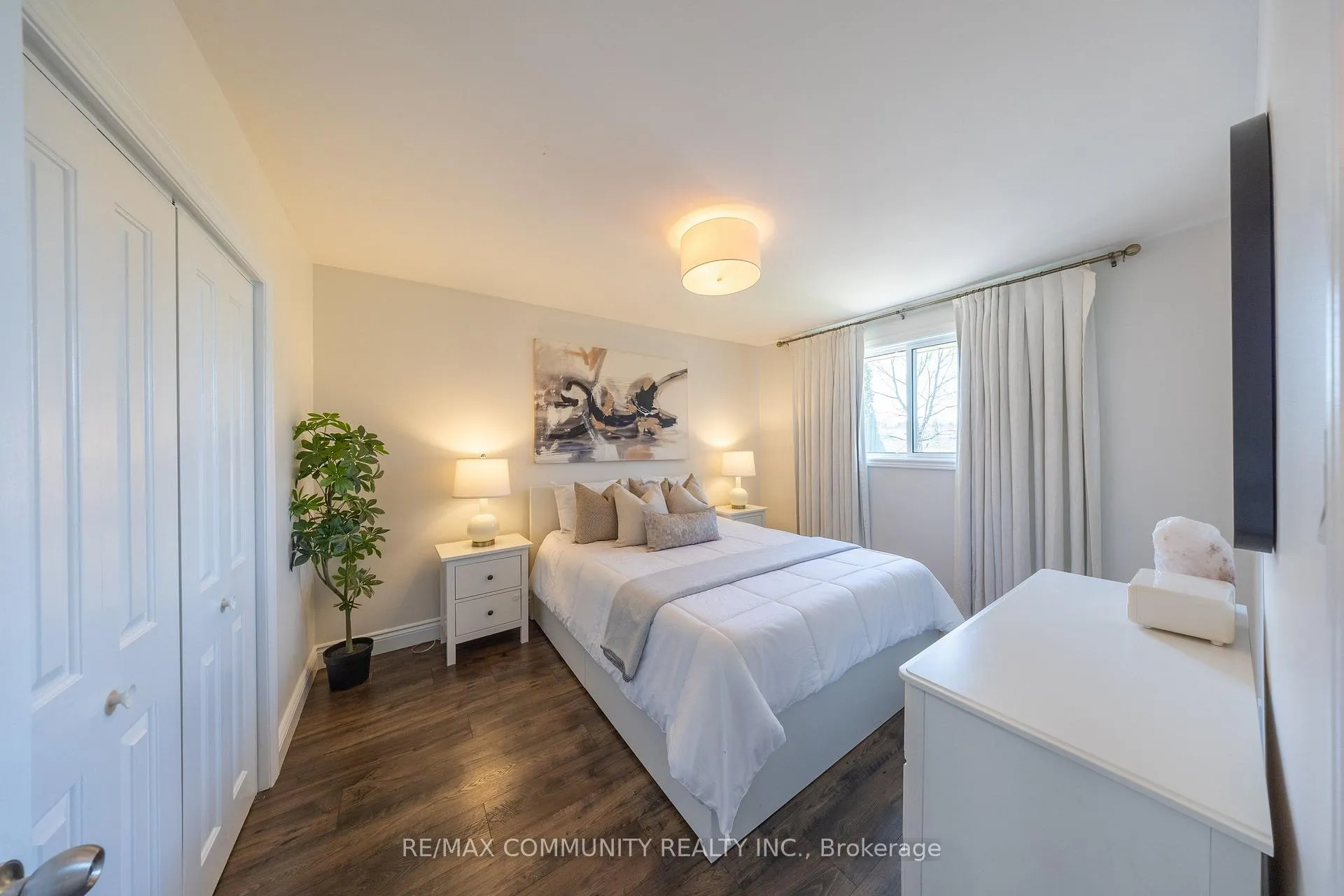 Photo 15 of 912 Walton Boulevard, Whitby, Williamsburg — HOMEH