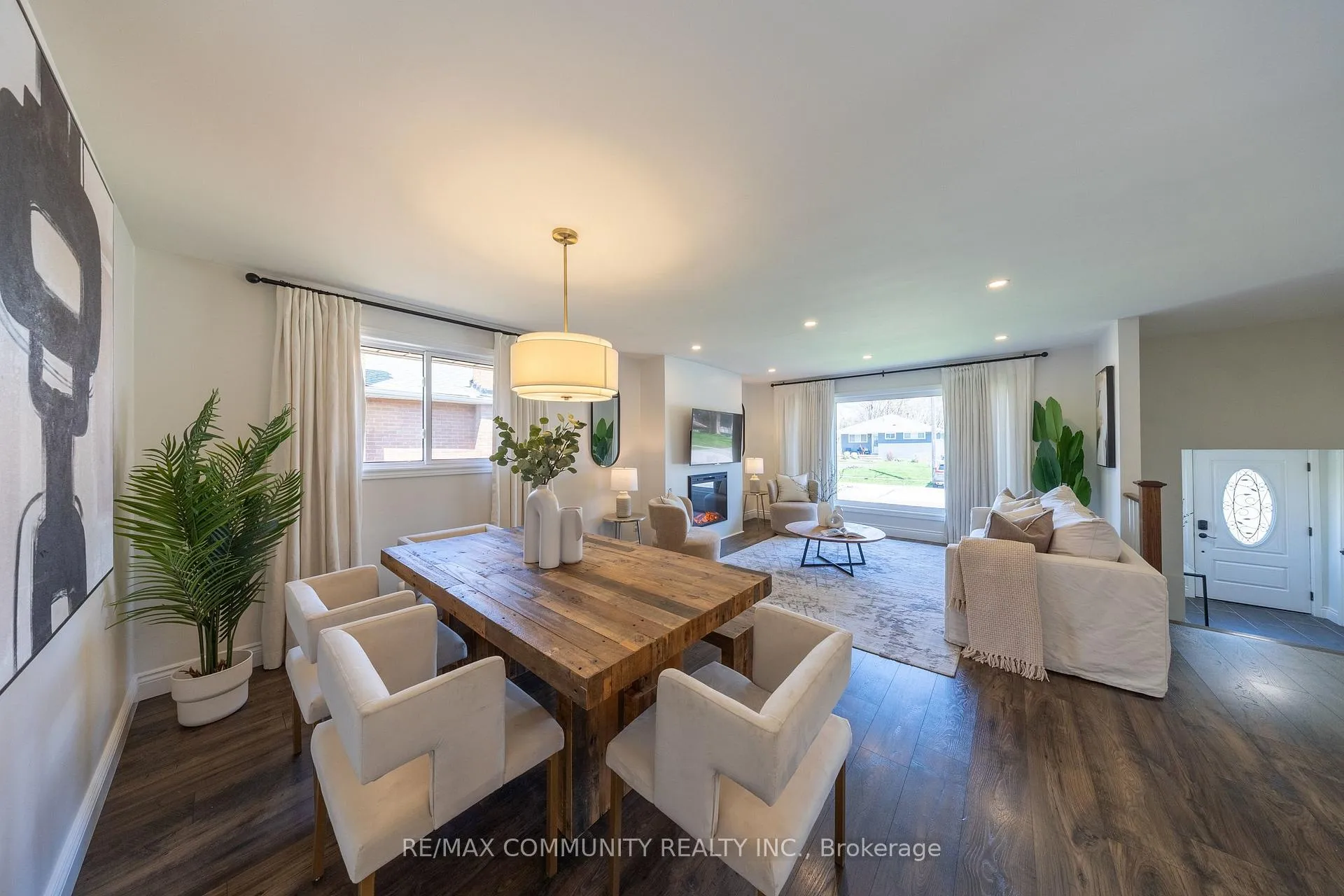 Photo 17 of 912 Walton Boulevard, Whitby, Williamsburg — HOMEH