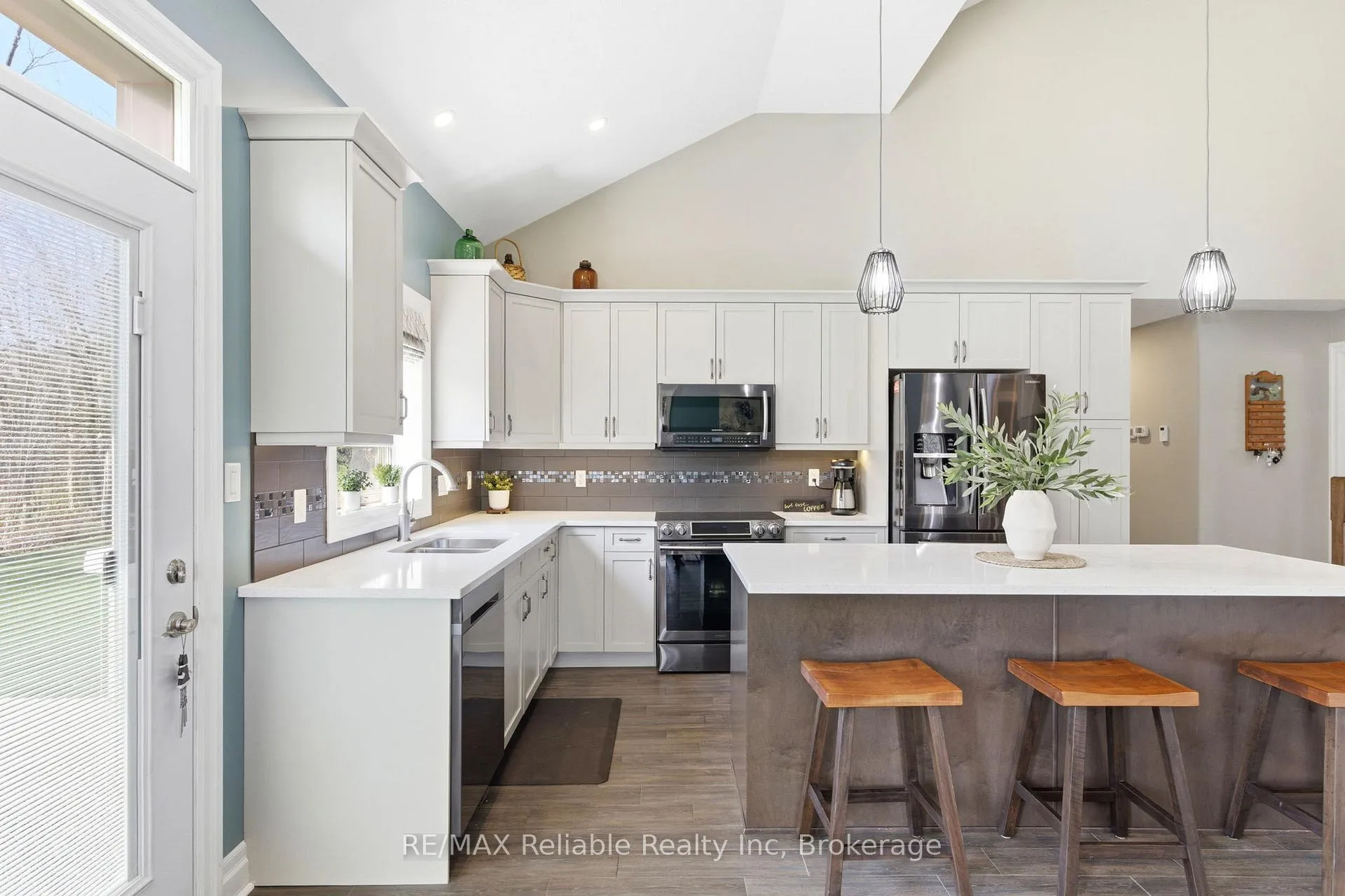 Photo 12 of 79055 Kelly Court, Central Huron, Goderich — HOMEH