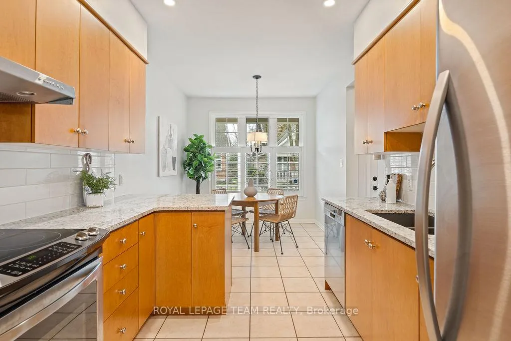 Photo 14 of 20 Morenz Terrace, Ottawa, Kanata - Kanata Lakes/Heritage Hills — HOMEH