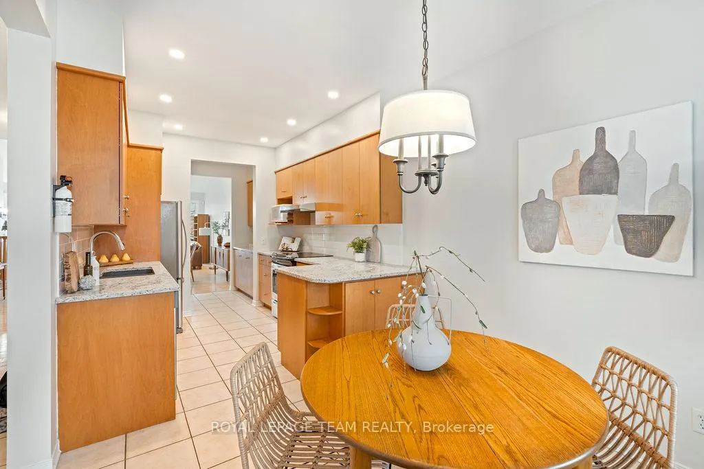 Photo 17 of 20 Morenz Terrace, Ottawa, Kanata - Kanata Lakes/Heritage Hills — HOMEH