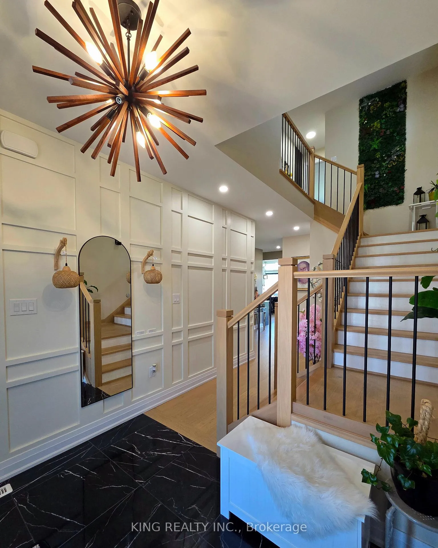 Photo 5 of Unit Upper, 3994 Big Leaf Trail, London, South V — HOMEH