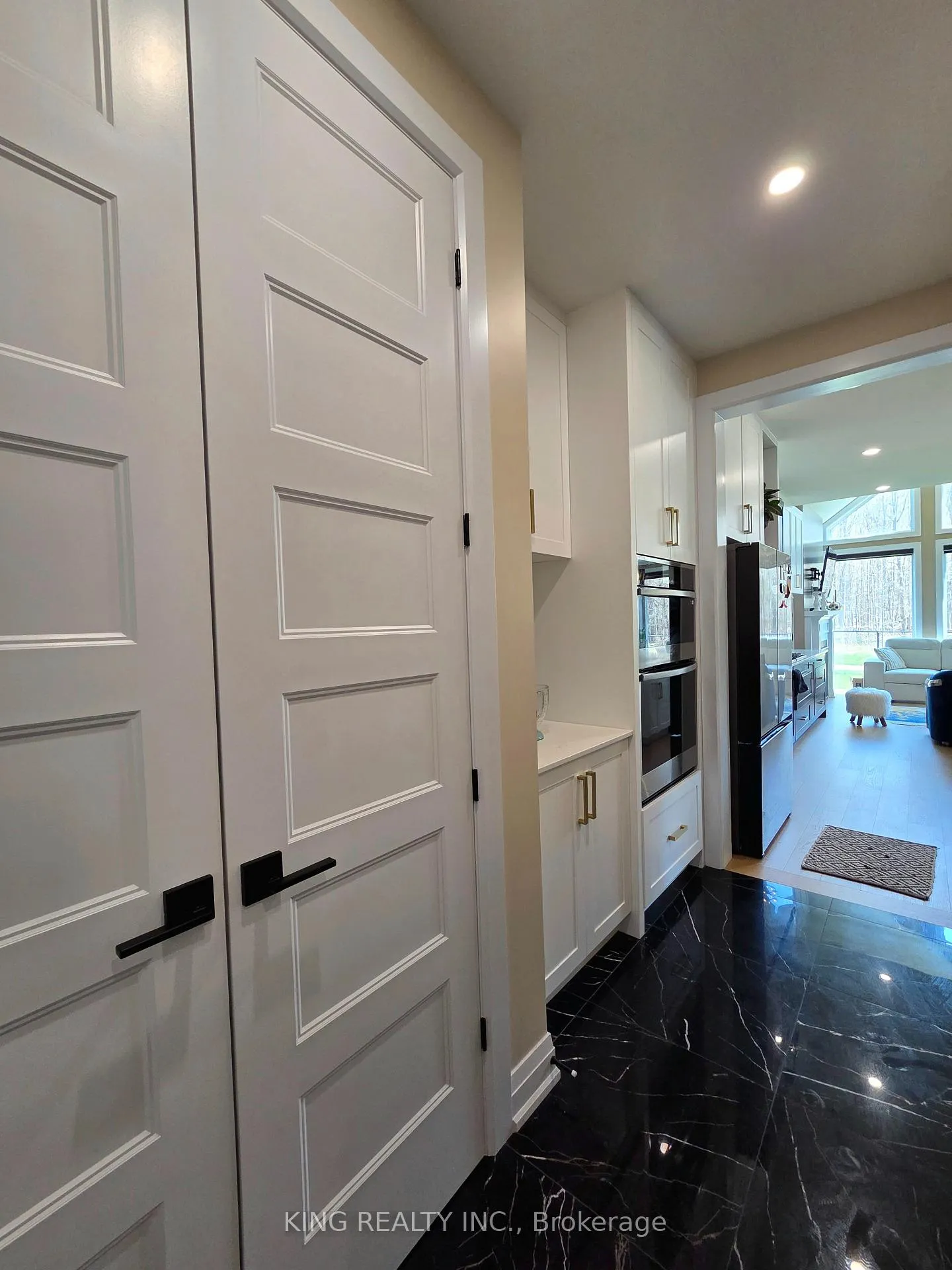Photo 15 of Unit Upper, 3994 Big Leaf Trail, London, South V — HOMEH