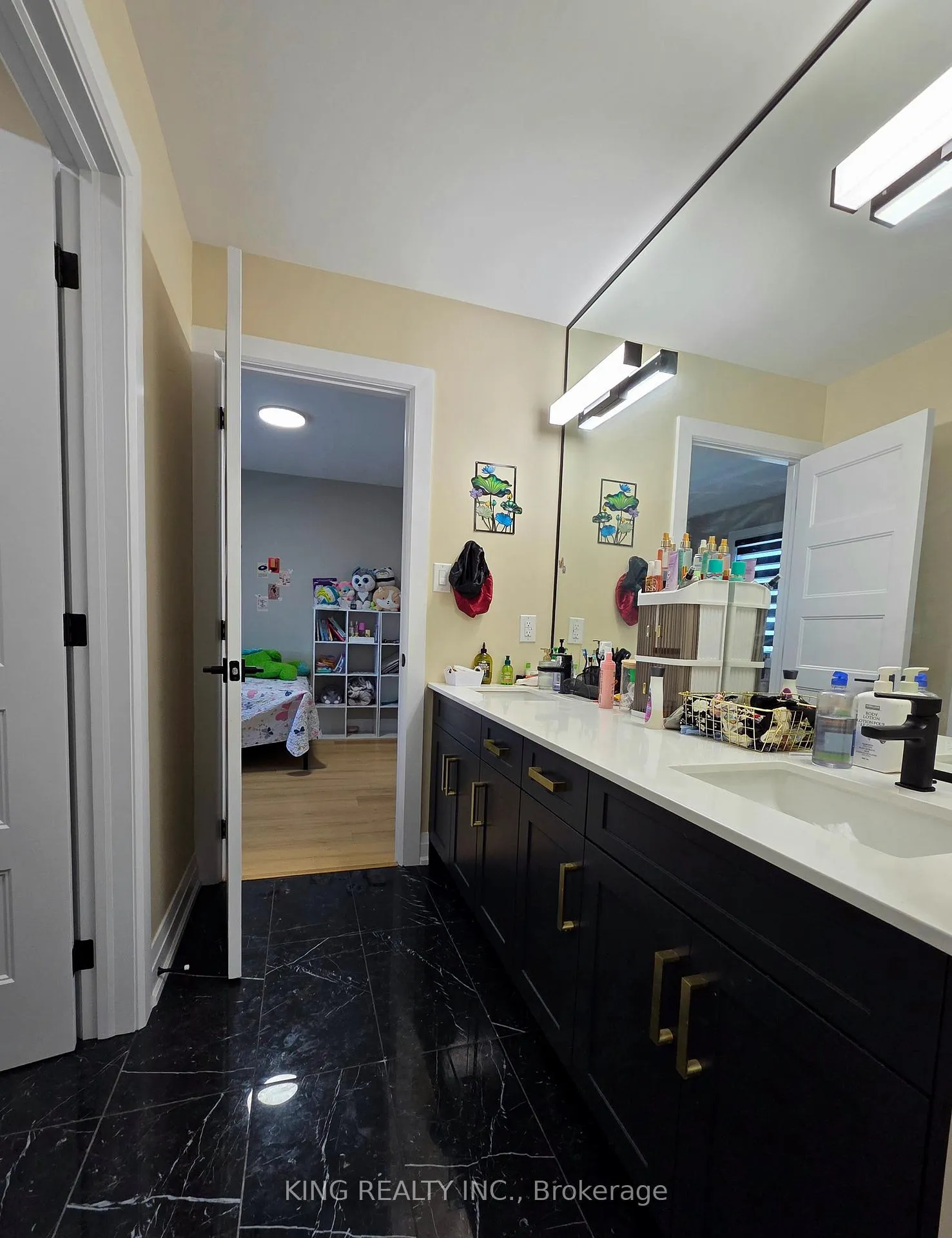 Photo 33 of Unit Upper, 3994 Big Leaf Trail, London, South V — HOMEH