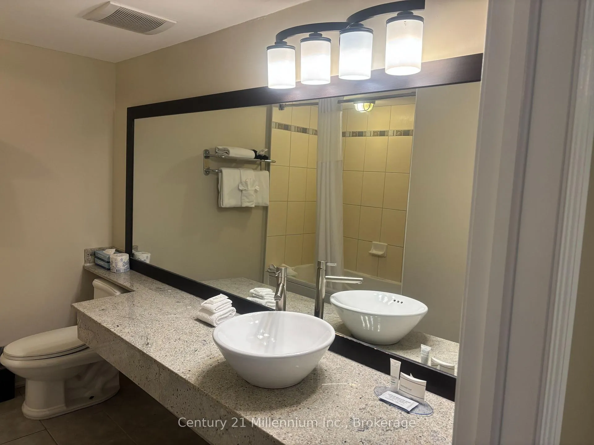 Photo 9 of Unit 2307, 9 Harbour Street E, Collingwood — HOMEH