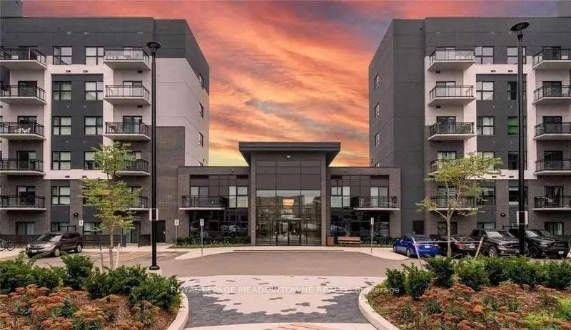 Front of Unit 207, 102 Grovewood Common