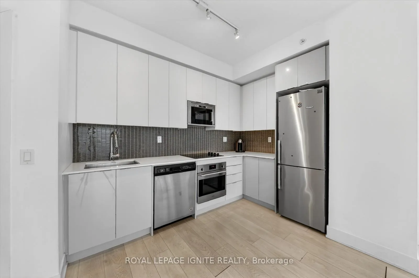Photo 13 of Unit 2802, 2916 Highway 7 Road, Vaughan, Concord — HOMEH