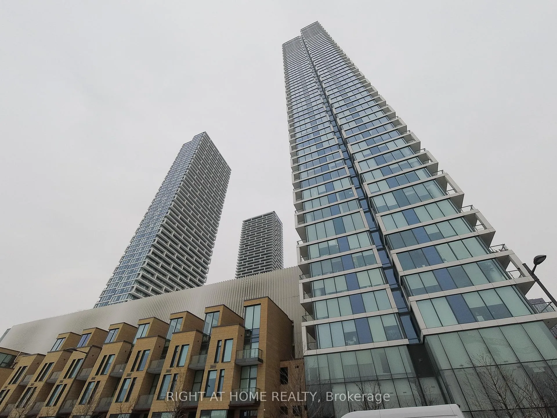 Photo 1 of Unit 4701, 5 Buttermill Avenue, Vaughan, Vaughan Corporate Centre — HOMEH