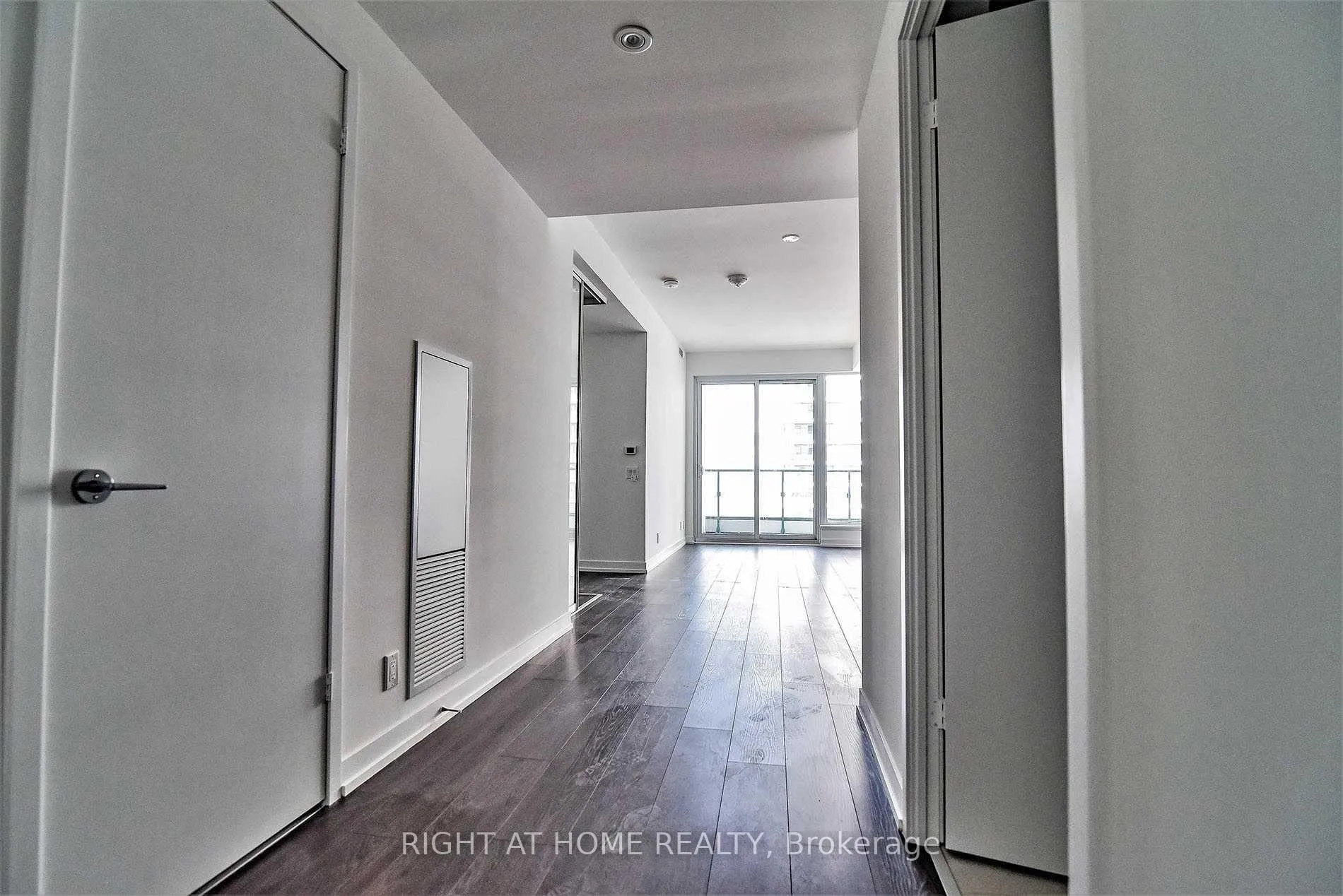 Photo 7 of Unit 4701, 5 Buttermill Avenue, Vaughan, Vaughan Corporate Centre — HOMEH