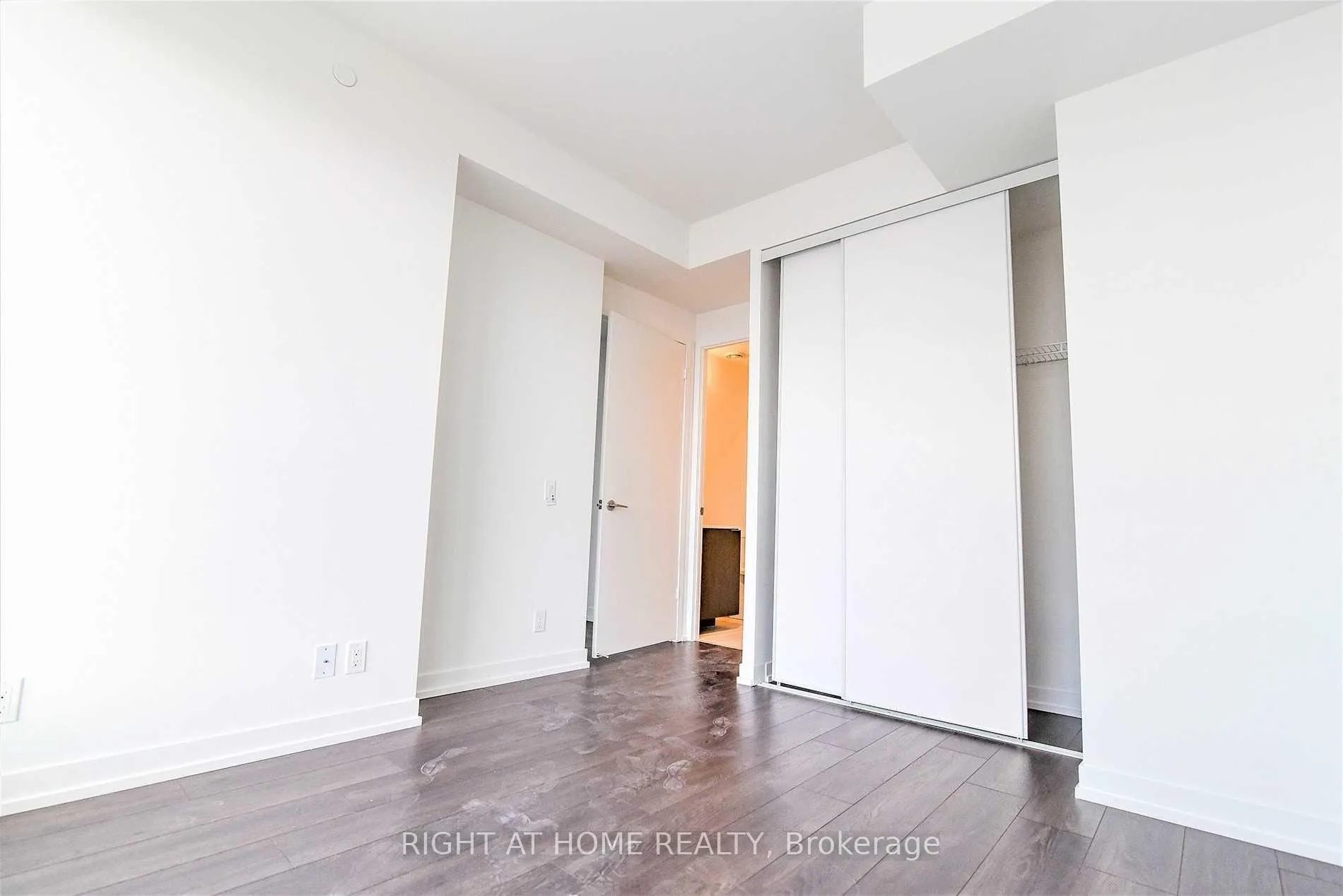 Photo 12 of Unit 4701, 5 Buttermill Avenue, Vaughan, Vaughan Corporate Centre — HOMEH