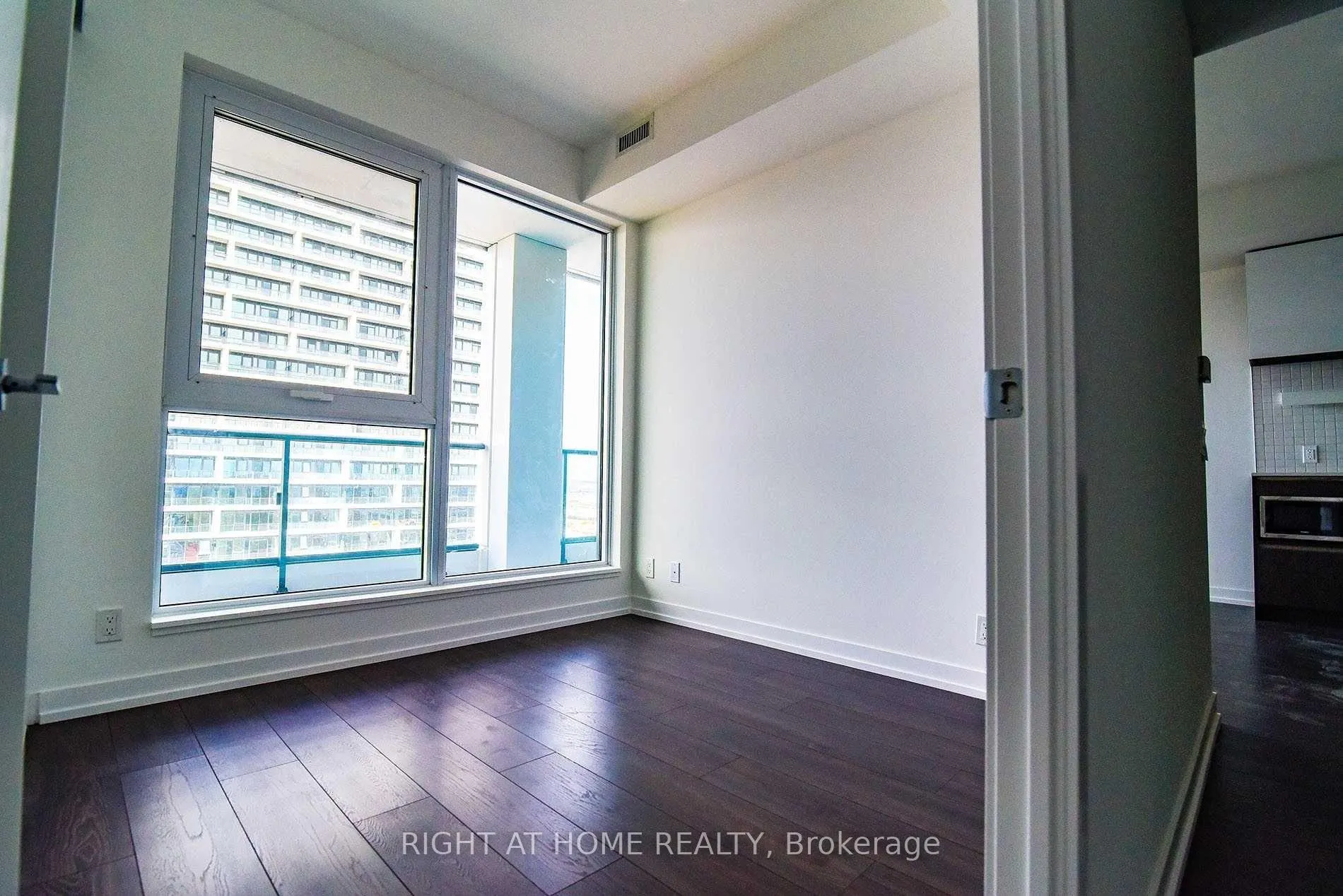 Photo 14 of Unit 4701, 5 Buttermill Avenue, Vaughan, Vaughan Corporate Centre — HOMEH