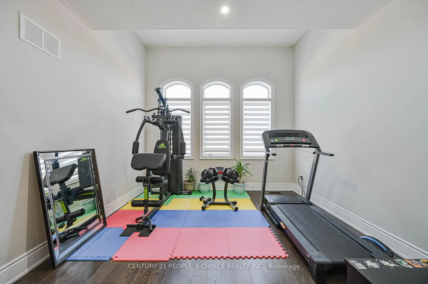 Photo 36 of 1 Carl Finlay Drive, Brampton, Toronto Gore Rural Estate — HOMEH