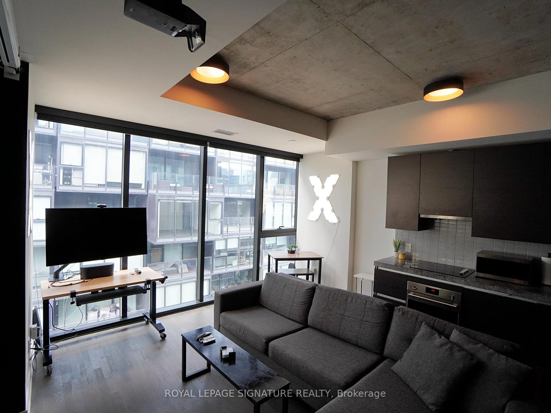 Photo 4 of Unit 1006, 38 Stewart Street, Toronto, Waterfront Communities — HOMEH