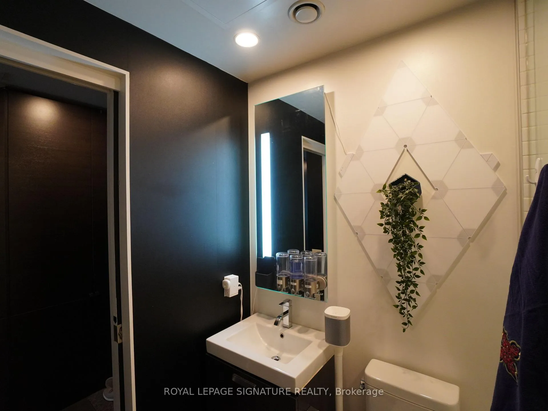 Photo 14 of Unit 1006, 38 Stewart Street, Toronto, Waterfront Communities — HOMEH