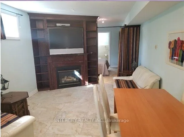 Photo 4 of Unit (Bsmt), 29 Ivory Court, Vaughan, West Woodbridge — HOMEH
