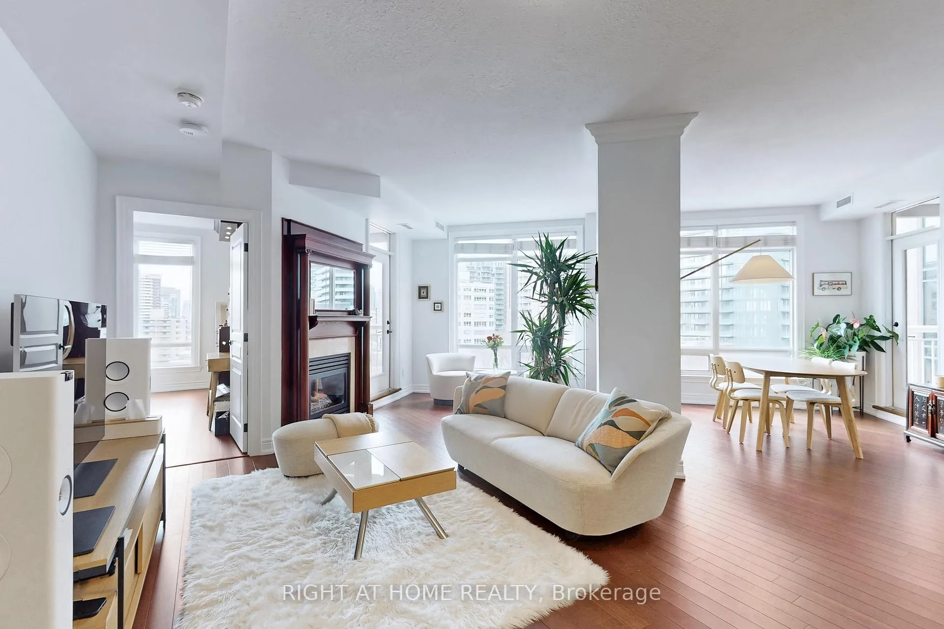 Photo 10 of Unit 1109, 100 Hayden Street, Toronto, Church-Yonge Corridor — HOMEH