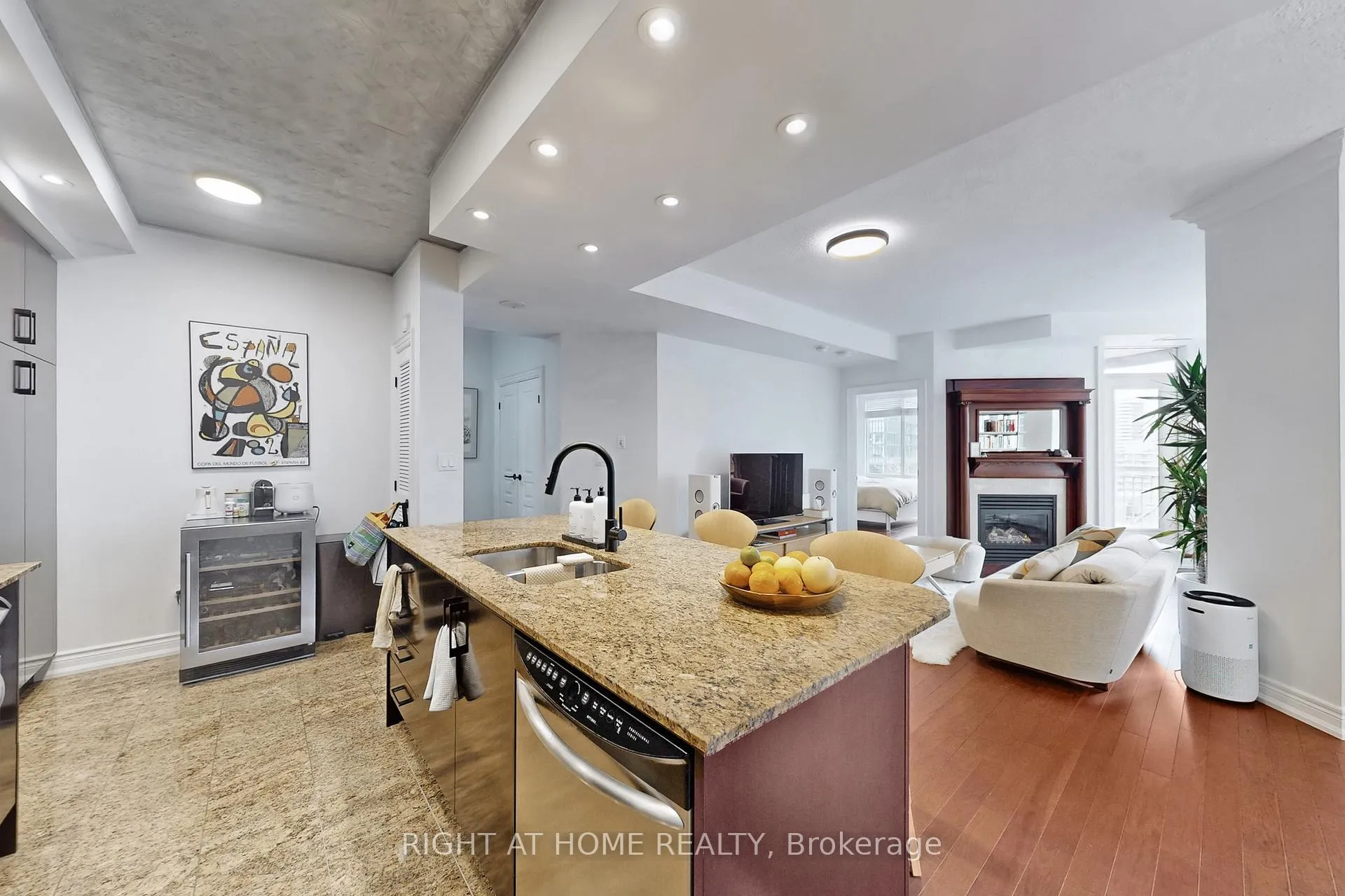 Photo 24 of Unit 1109, 100 Hayden Street, Toronto, Church-Yonge Corridor — HOMEH