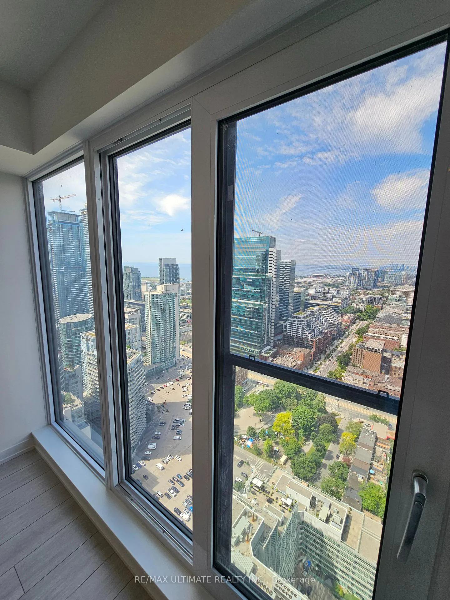 Photo 2 of 55 Mercer Street, Toronto, Waterfront Communities — HOMEH