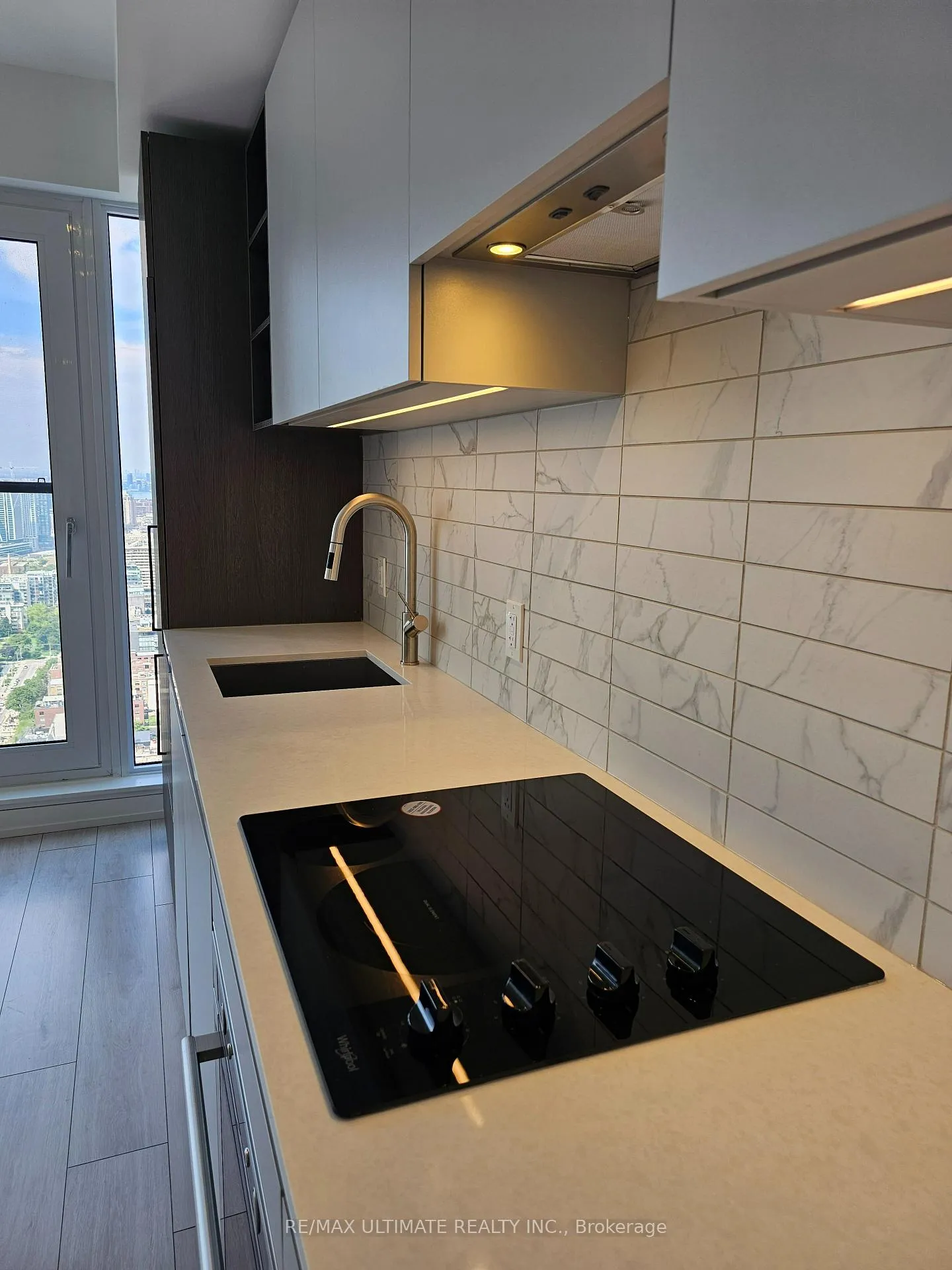 Photo 10 of 55 Mercer Street, Toronto, Waterfront Communities — HOMEH