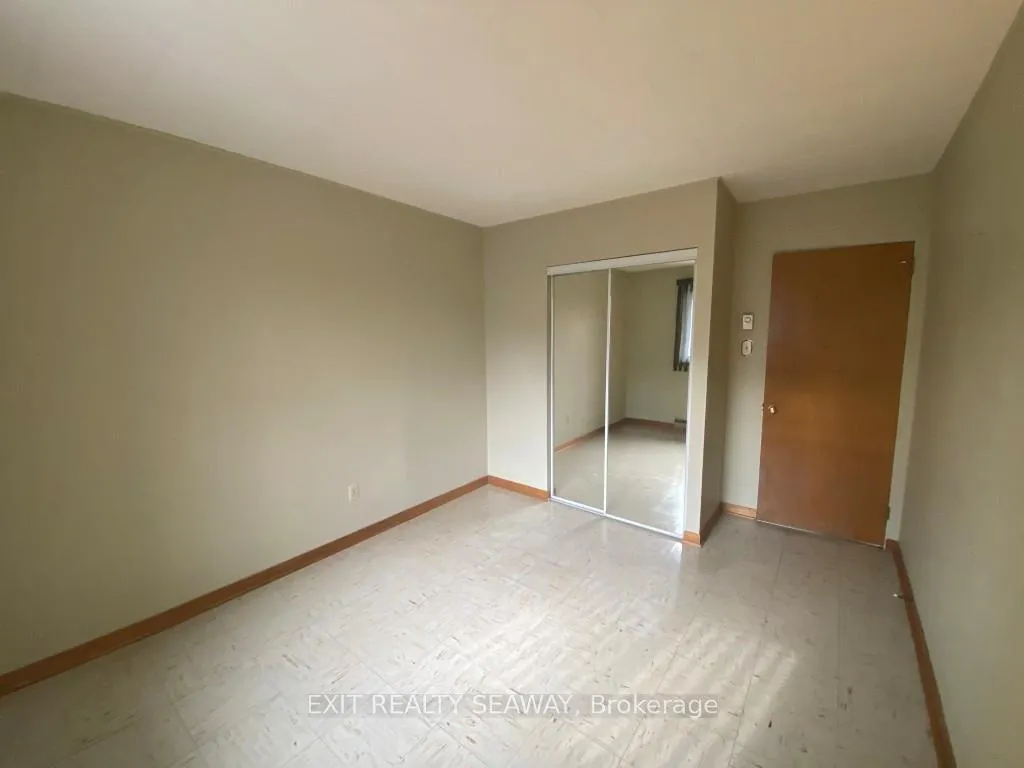Photo 7 of 1311 Walton Street, Cornwall — HOMEH