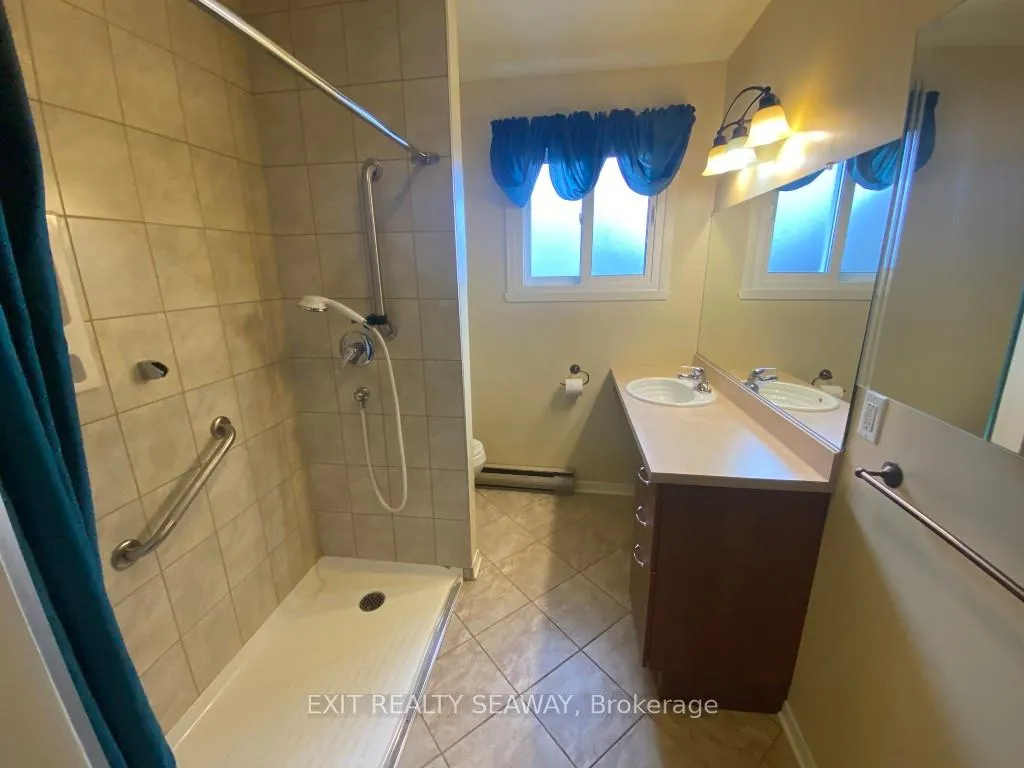 Photo 9 of 1311 Walton Street, Cornwall — HOMEH