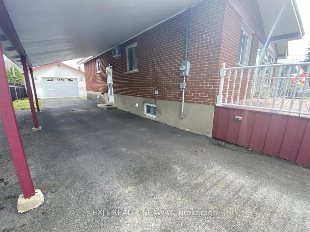 Photo 15 of 1311 Walton Street, Cornwall — HOMEH