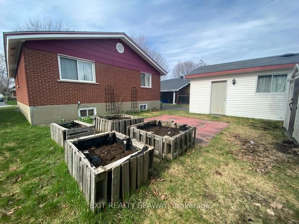 Photo 17 of 1311 Walton Street, Cornwall — HOMEH