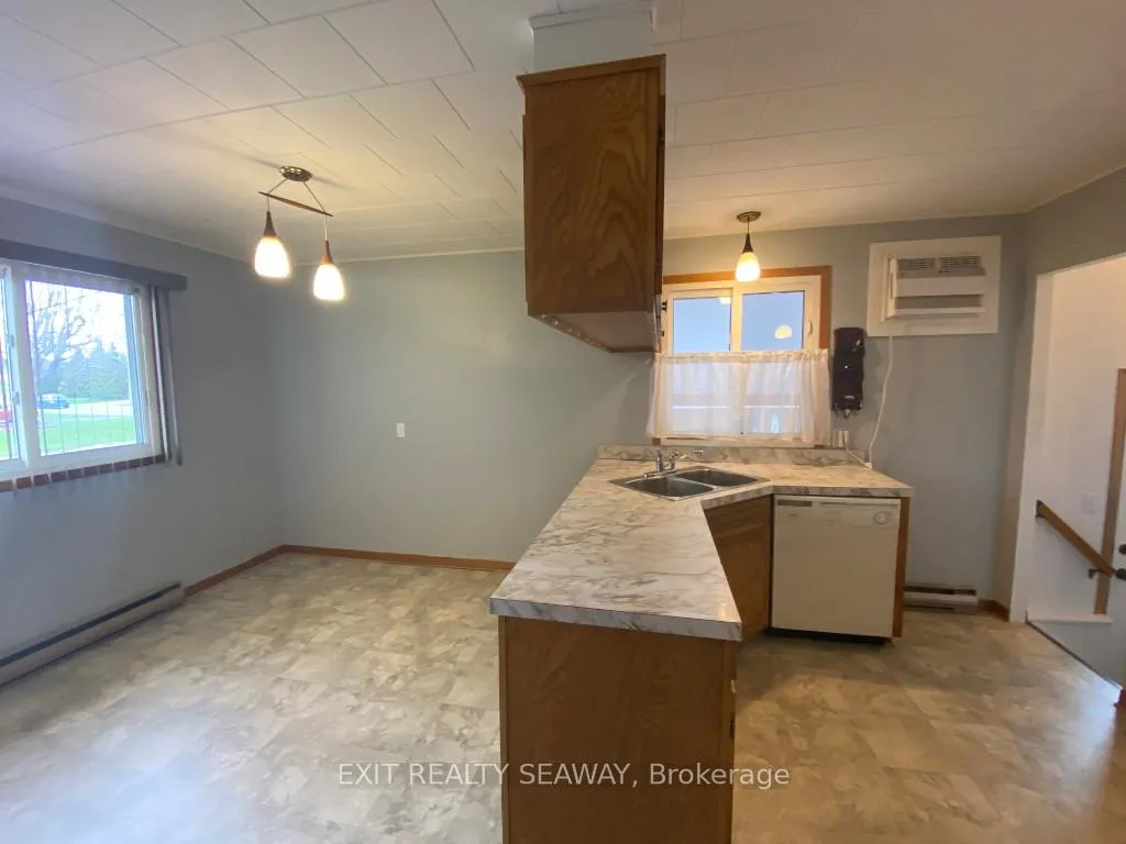 Photo 24 of 1311 Walton Street, Cornwall — HOMEH