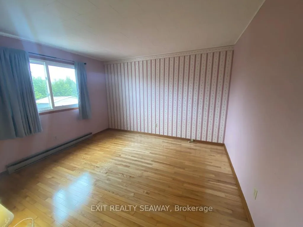 Photo 27 of 1311 Walton Street, Cornwall — HOMEH