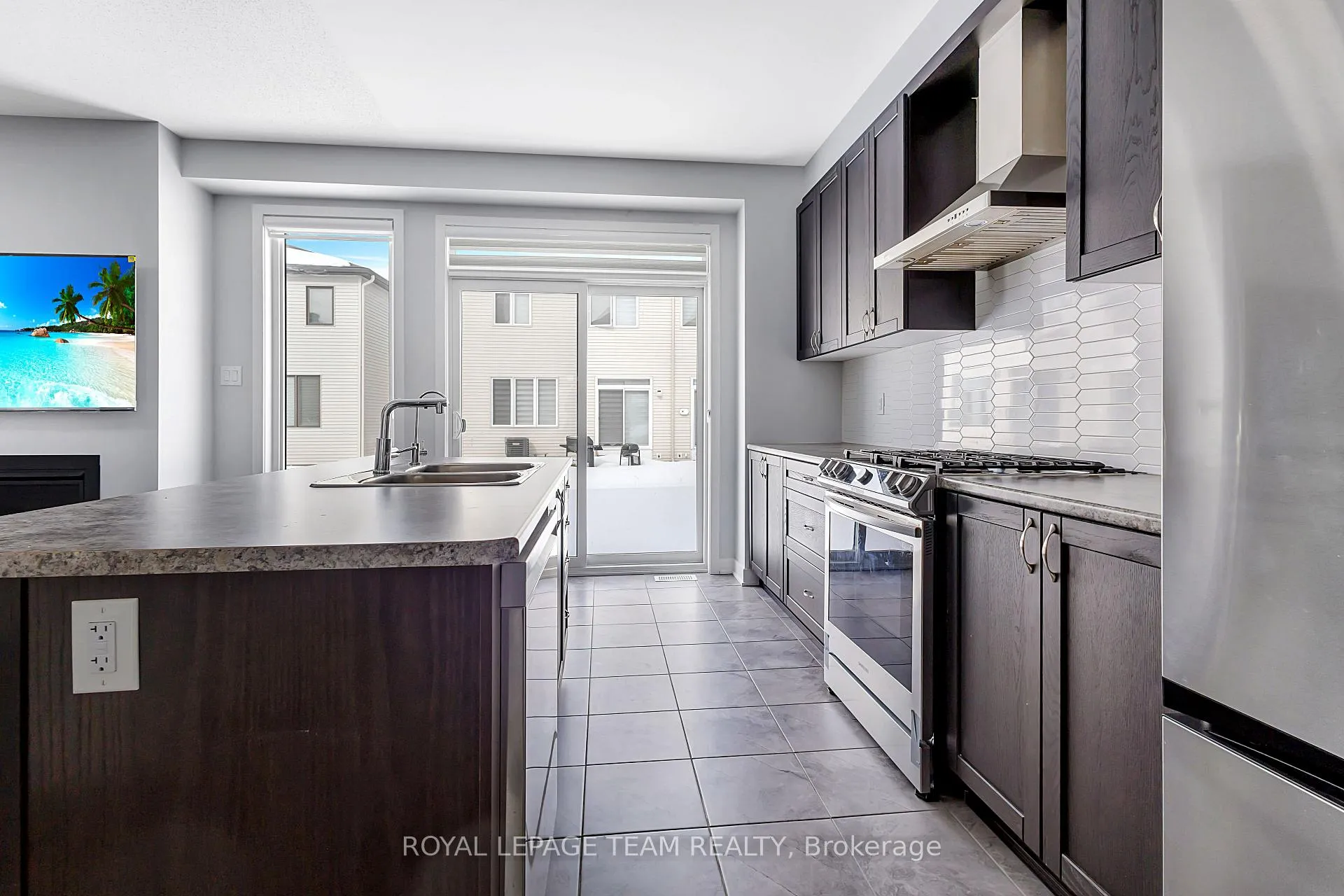 Photo 14 of 1019 Showman Street, Ottawa, Goulbourn Twp From Franktown Rd/South To Rideau — HOMEH