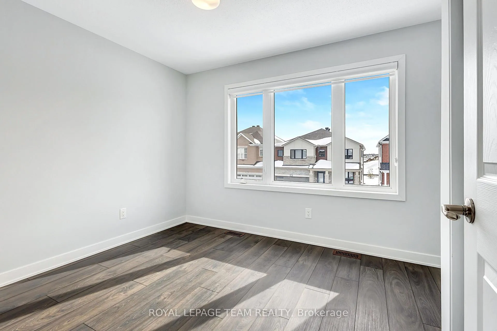 Photo 18 of 1019 Showman Street, Ottawa, Goulbourn Twp From Franktown Rd/South To Rideau — HOMEH