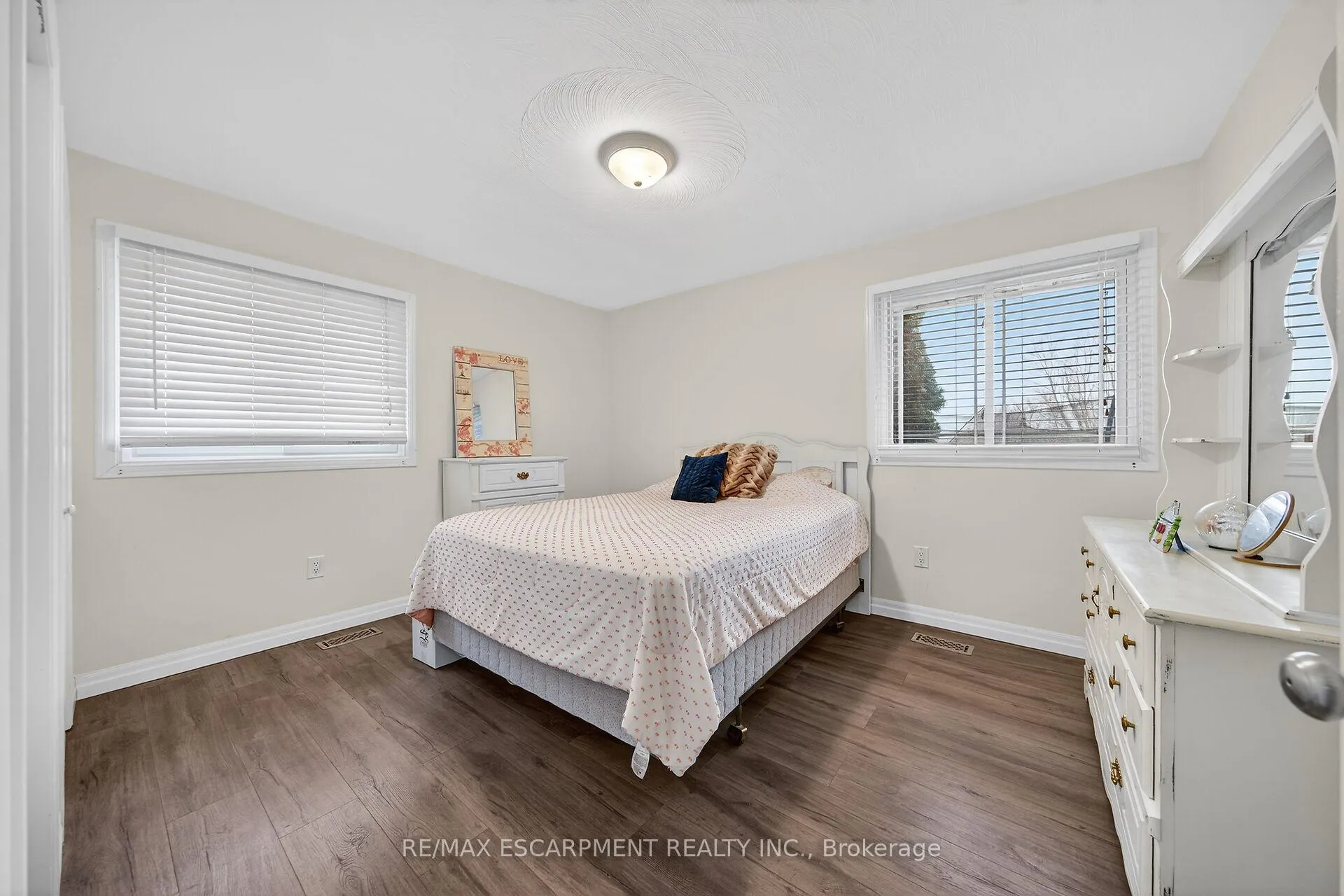 Photo 13 of 1549 Guyatt Road, Hamilton, Rural Glanbrook — HOMEH