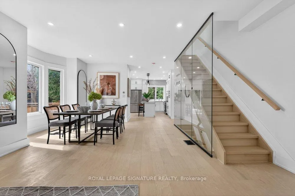 Photo 6 of 290 Chisholm Avenue, Toronto, Woodbine-Lumsden — HOMEH