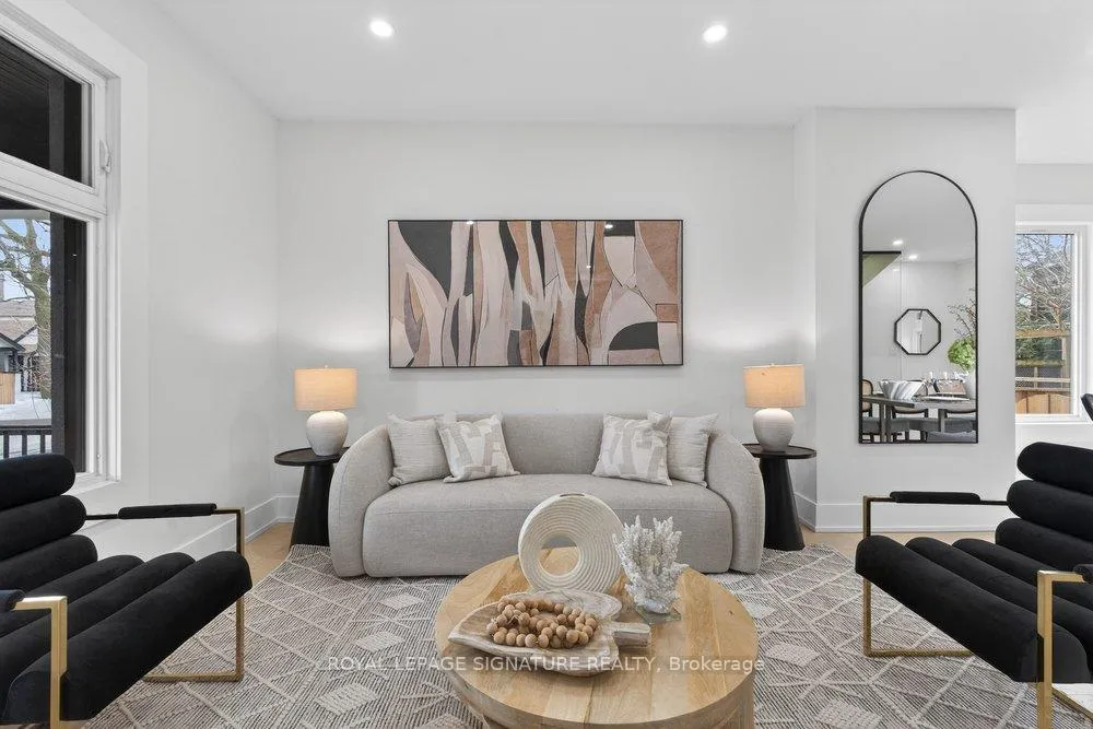 Photo 8 of 290 Chisholm Avenue, Toronto, Woodbine-Lumsden — HOMEH