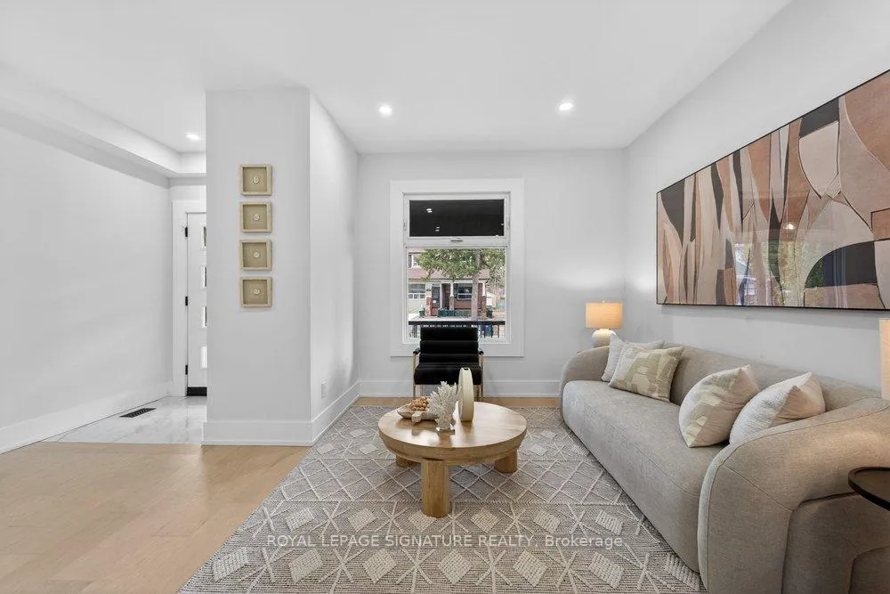 Photo 9 of 290 Chisholm Avenue, Toronto, Woodbine-Lumsden — HOMEH