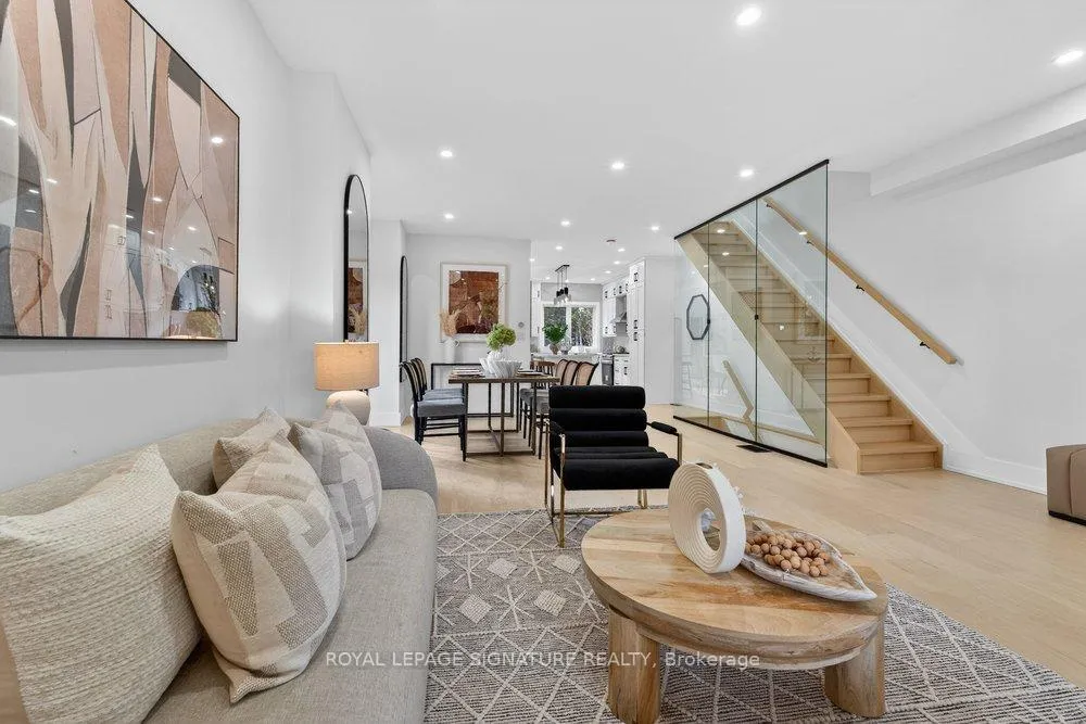 Photo 10 of 290 Chisholm Avenue, Toronto, Woodbine-Lumsden — HOMEH