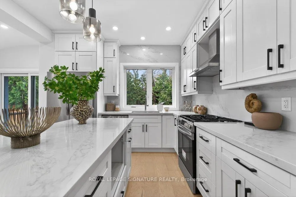 Photo 16 of 290 Chisholm Avenue, Toronto, Woodbine-Lumsden — HOMEH