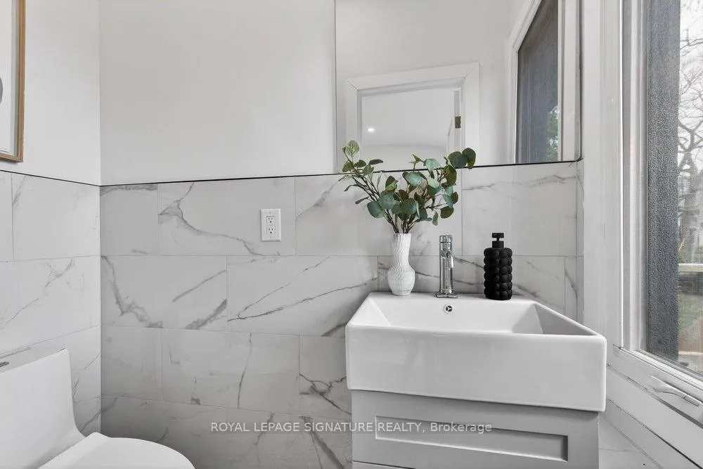 Photo 23 of 290 Chisholm Avenue, Toronto, Woodbine-Lumsden — HOMEH