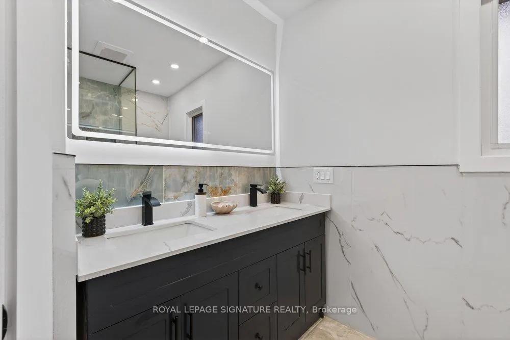 Photo 29 of 290 Chisholm Avenue, Toronto, Woodbine-Lumsden — HOMEH