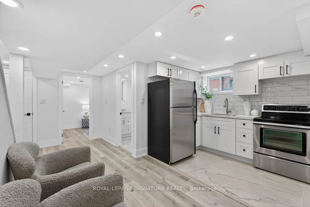 Photo 37 of 290 Chisholm Avenue, Toronto, Woodbine-Lumsden — HOMEH