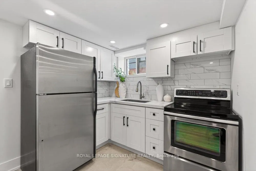 Photo 38 of 290 Chisholm Avenue, Toronto, Woodbine-Lumsden — HOMEH