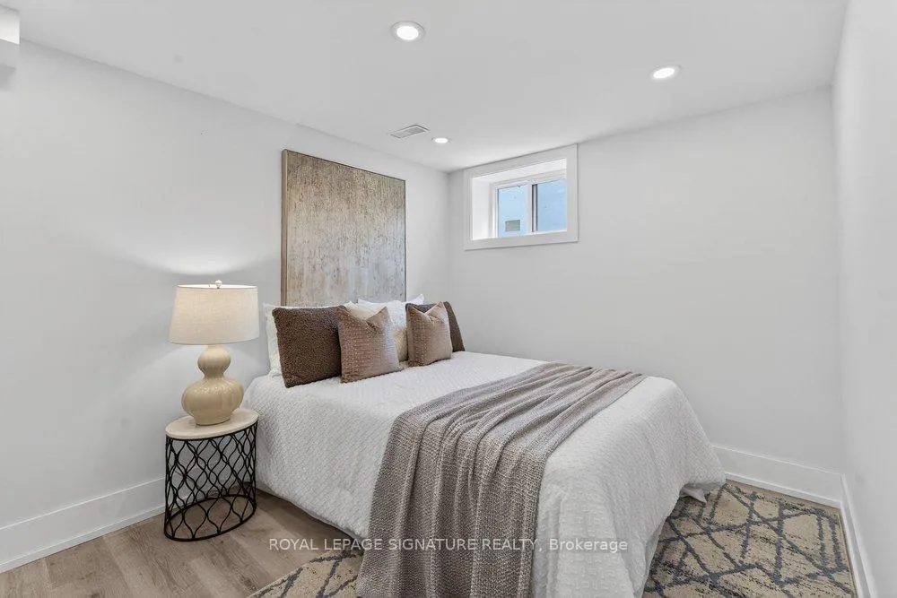 Photo 39 of 290 Chisholm Avenue, Toronto, Woodbine-Lumsden — HOMEH